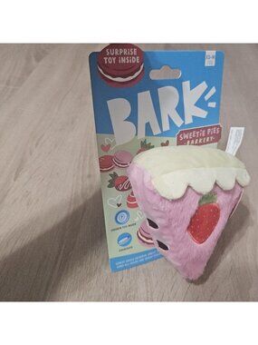 BARK Sweetie Pie Barkery Straw Betty Cheesecake S-M Dog Toy Squeak Crinkle Plush